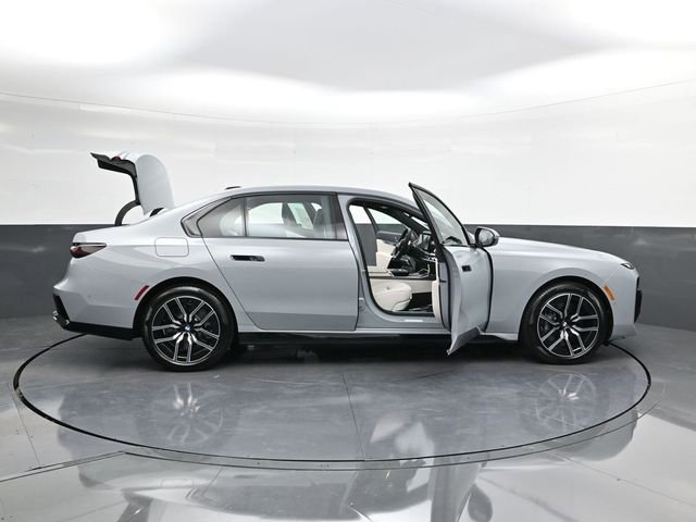 New 2025 BMW 760i xDrive w/ Executive Package image 36