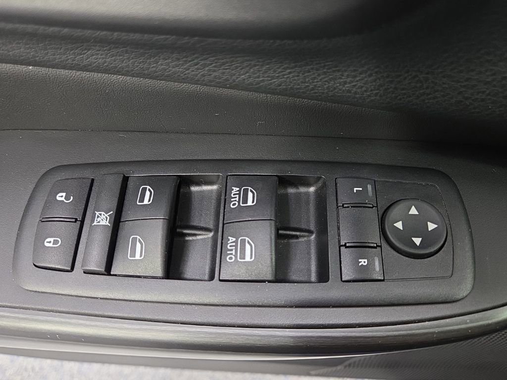 Used 2015 Jeep Cherokee Trailhawk w/ Leather Interior Group image 31