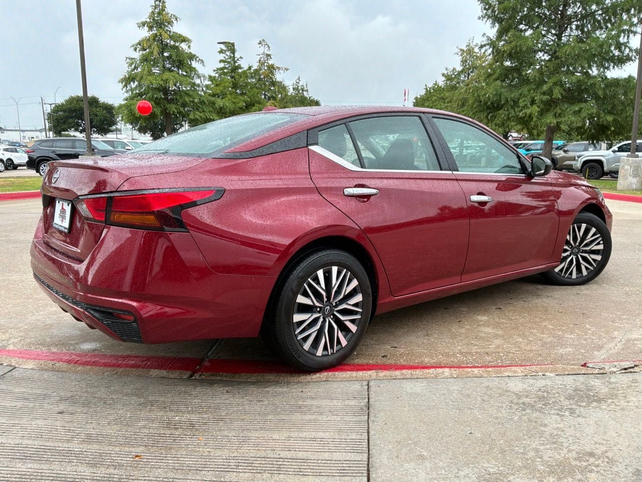 Used 2025 Nissan Altima 2.5 SV FWD image 6