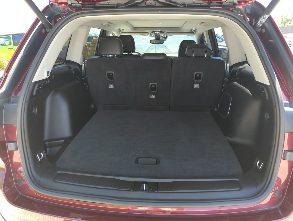 Used 2022 Jeep Grand Cherokee Limited image 34