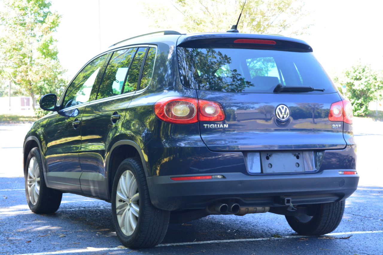 Used 2011 Volkswagen Tiguan S image 7
