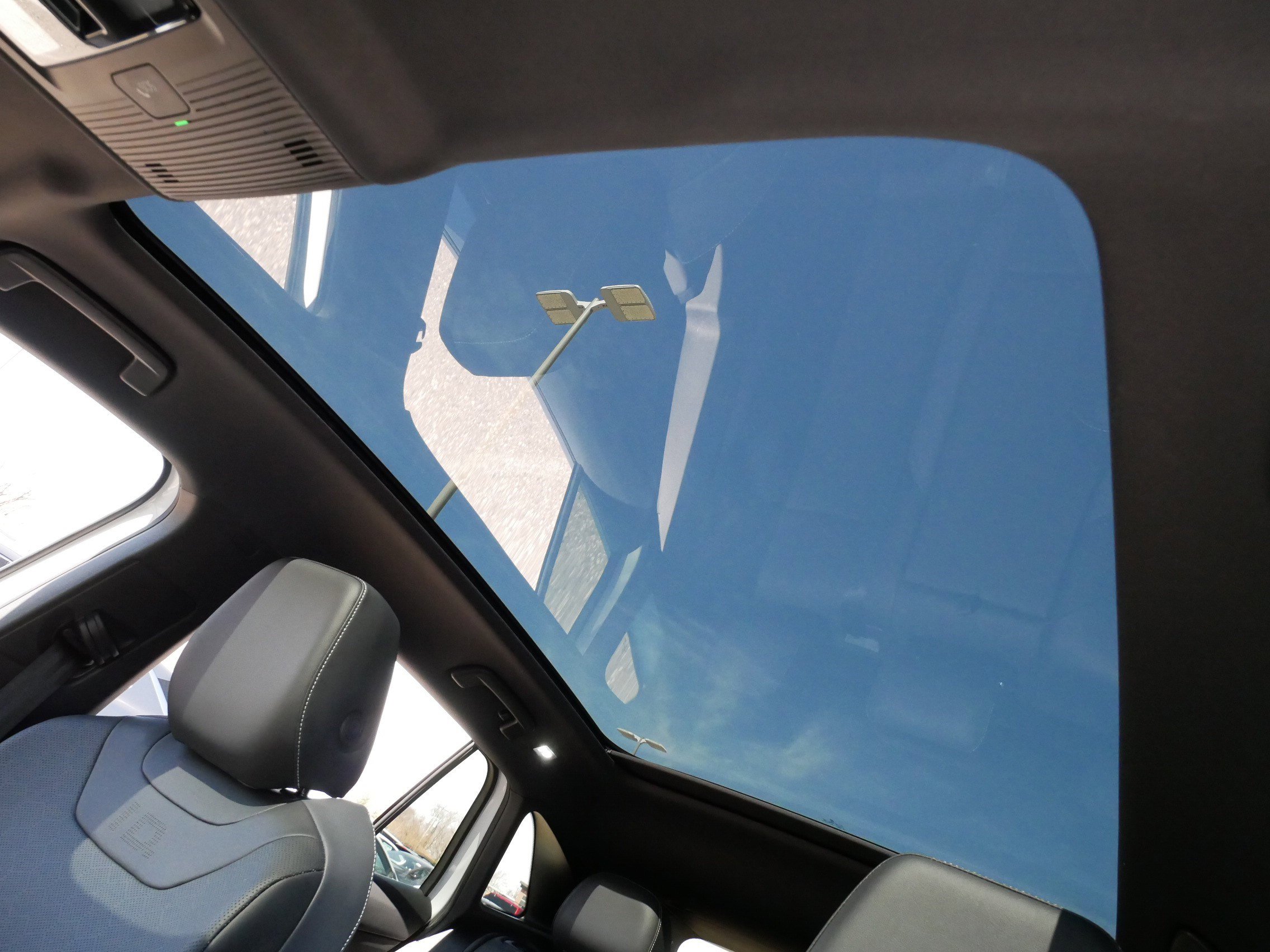 Used 2023 Volkswagen ID.4 Pro S image 32