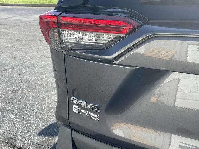 Used 2020 Toyota RAV4 LE FWD image 11