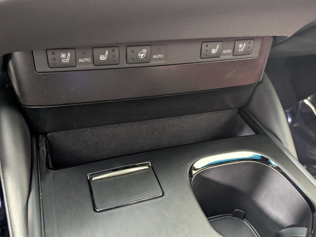 Used 2024 Lexus ES 350 F Sport w/ Accessory Package (Z2) FWD image 25