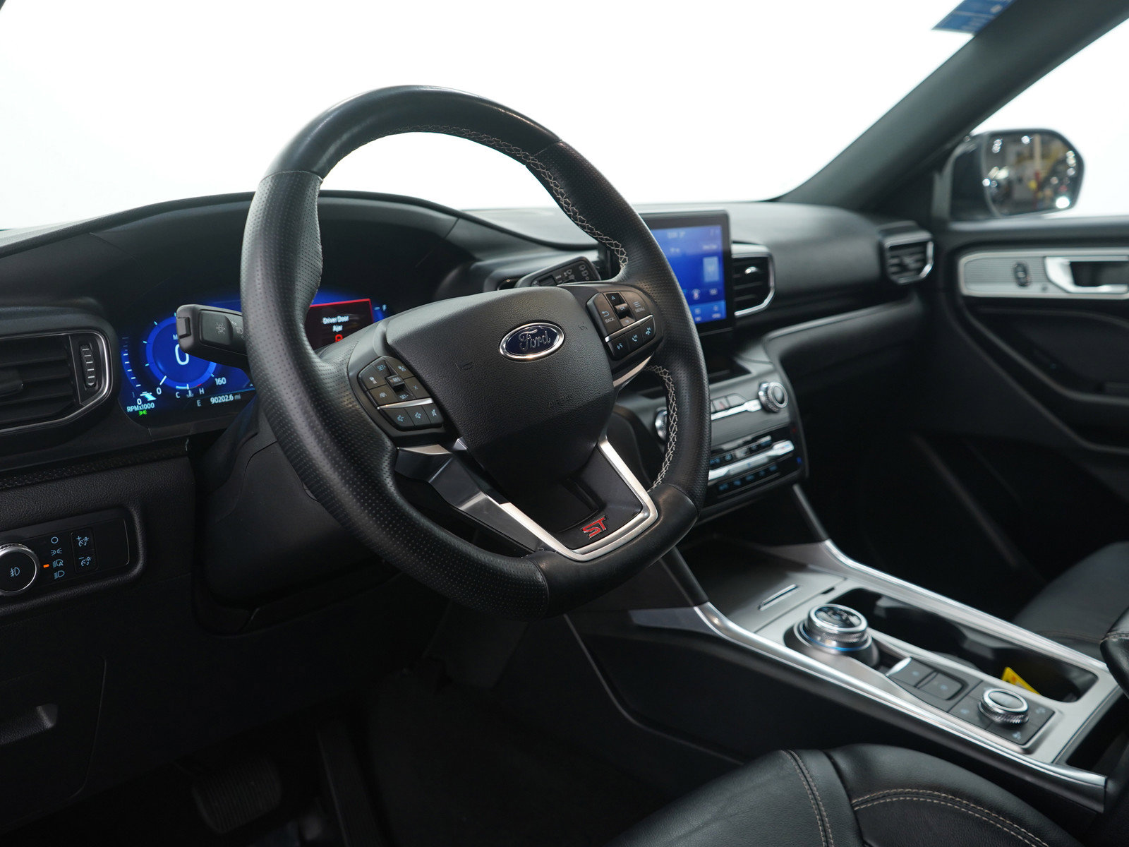 Used 2020 Ford Explorer ST image 30