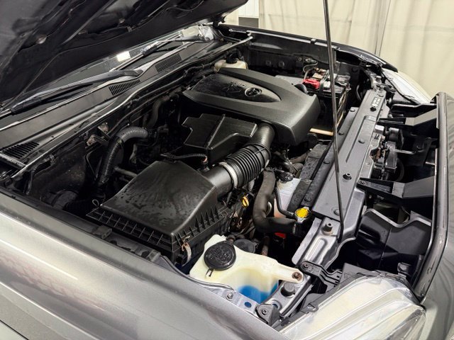 Used 2017 Toyota Tacoma TRD Off-Road w/ Tow Package AWD/4WD image 21