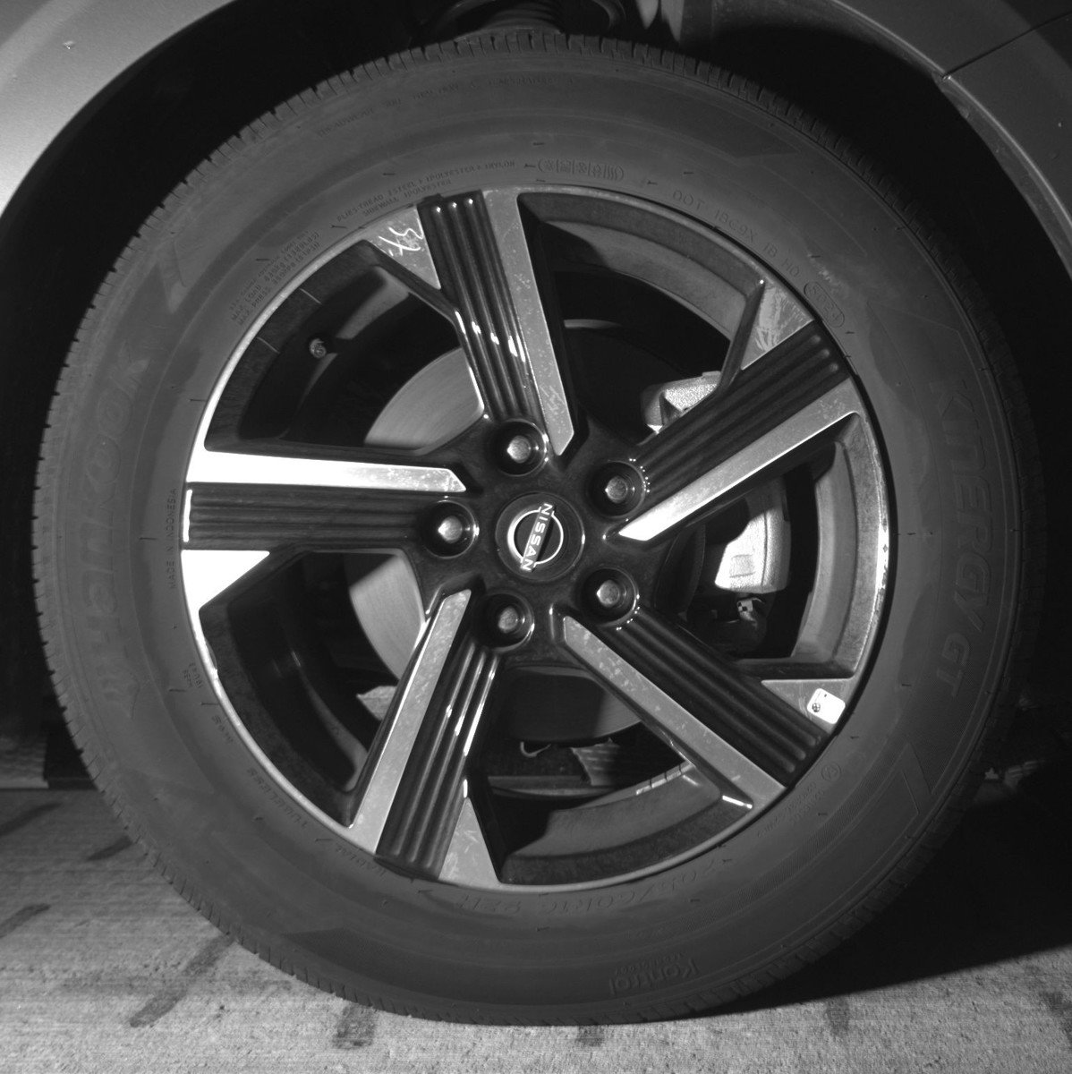 Used 2025 Nissan Sentra SV FWD image 12