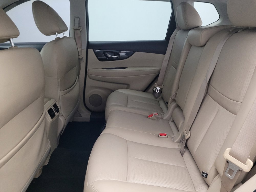 Used 2017 Nissan Rogue SL image 18