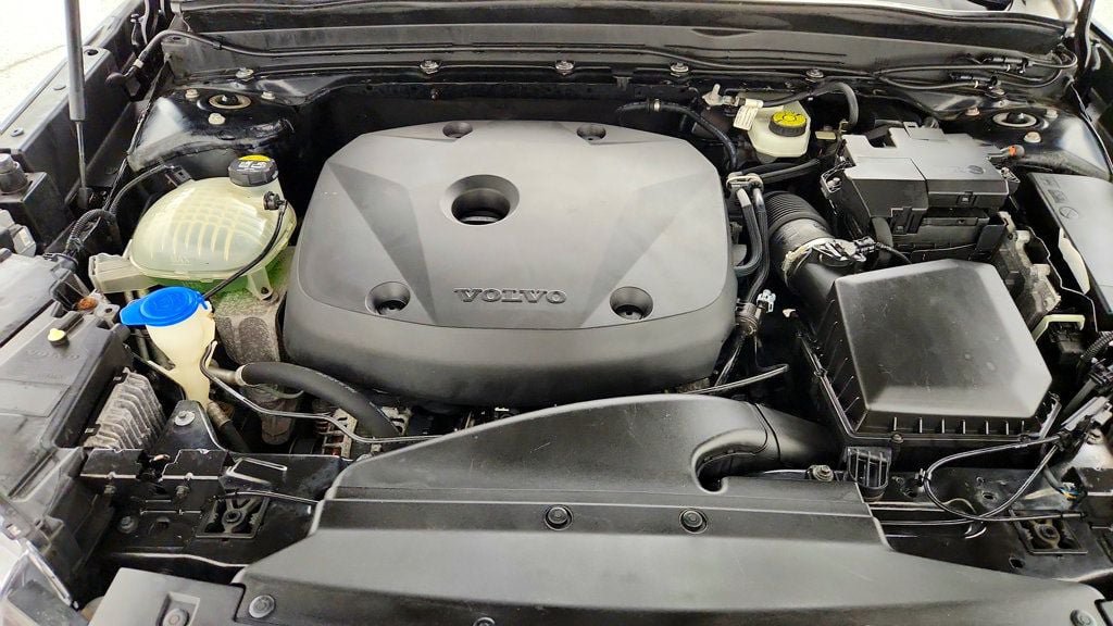 Used 2019 Volvo XC40 T5 Momentum AWD/4WD image 26