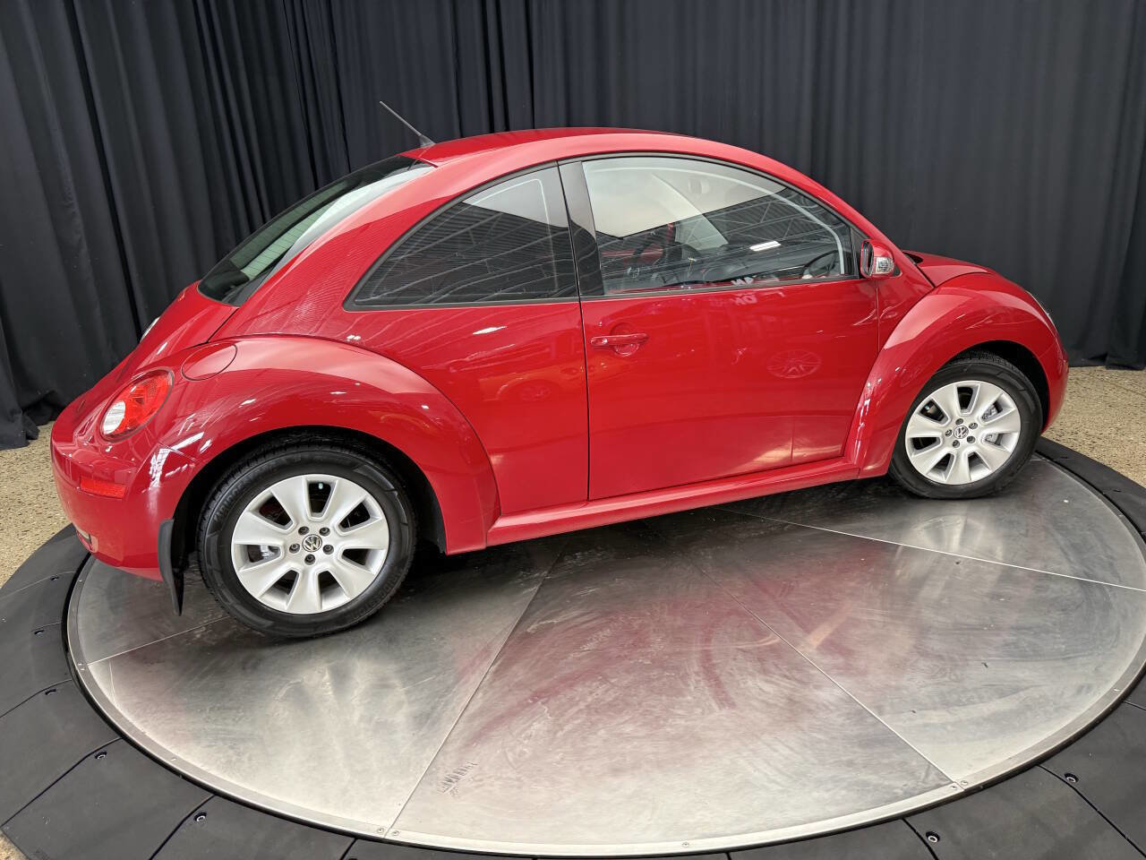Used 2008 Volkswagen Beetle S FWD image 8