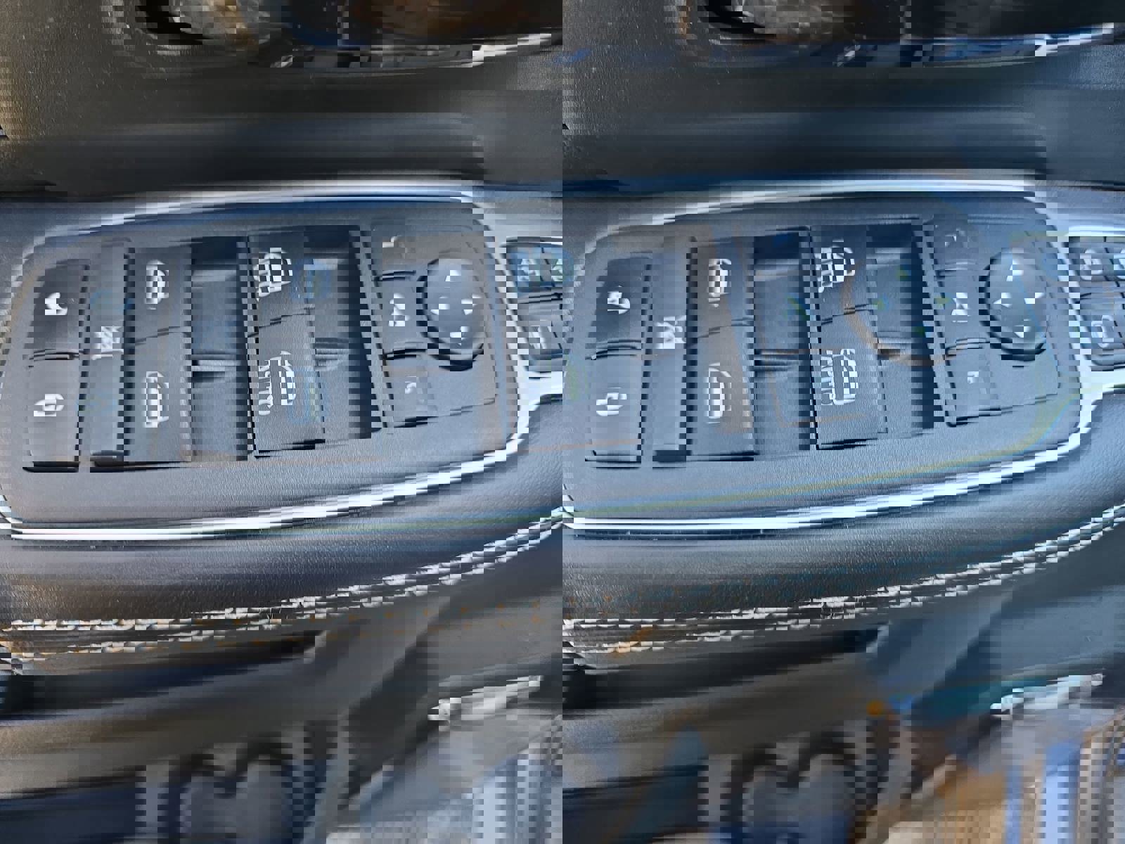 Used 2024 RAM 2500 Limited image 30