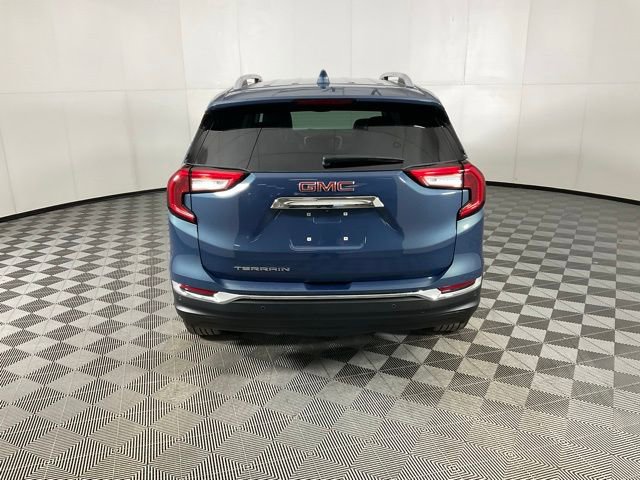 Used 2024 GMC Terrain SLT image 5