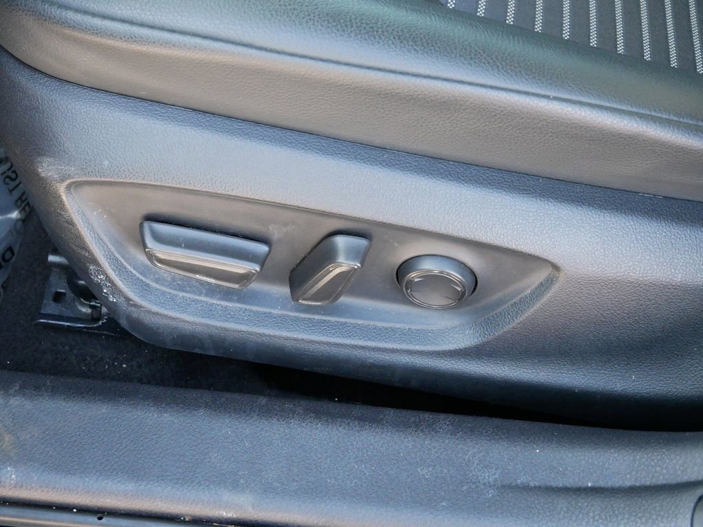 Used 2024 Toyota Camry SE image 17