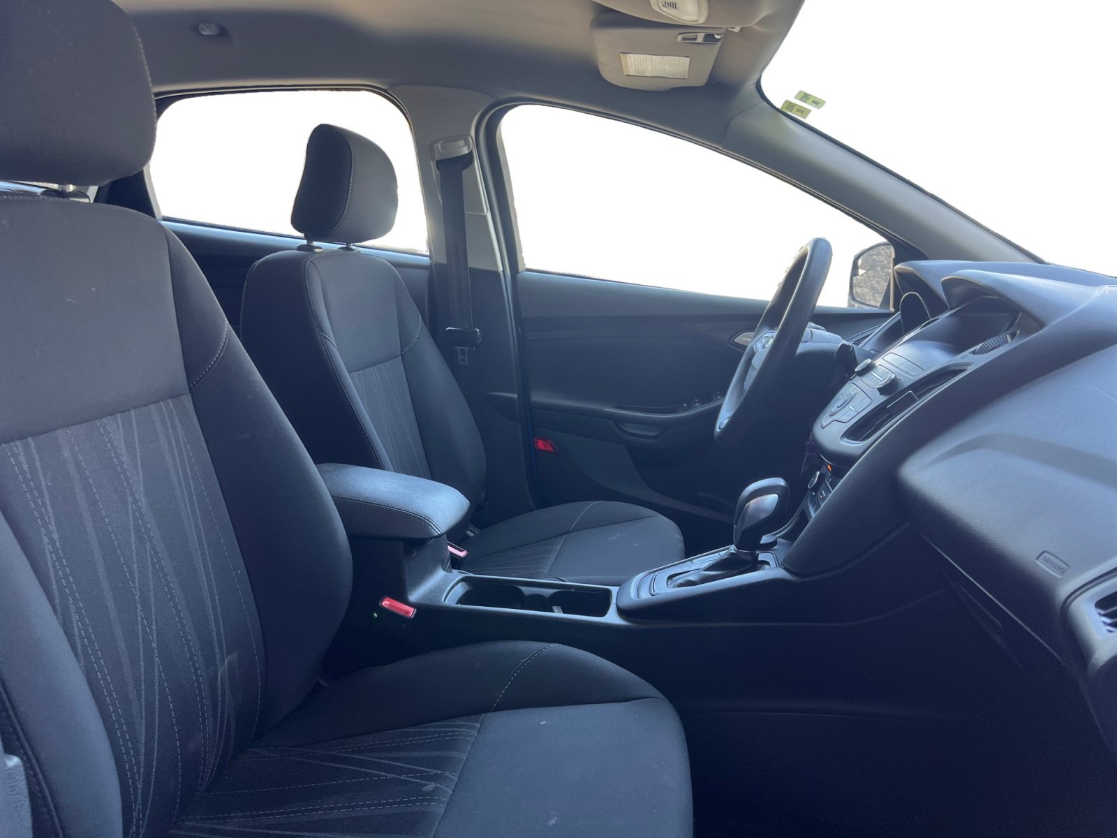 Used 2018 Ford Focus SE FWD image 15