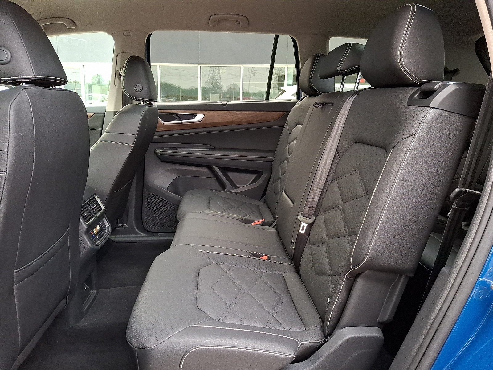 Used 2026 Volkswagen Atlas SE AWD/4WD image 11