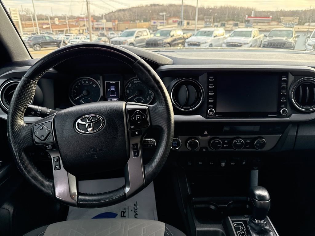 Used 2021 Toyota Tacoma TRD Off-Road image 11