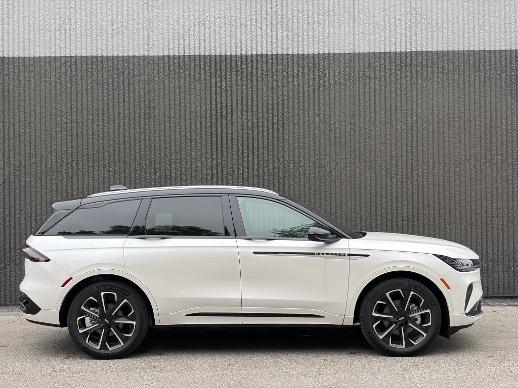 New 2026 Lincoln Nautilus Reserve AWD/4WD image 8