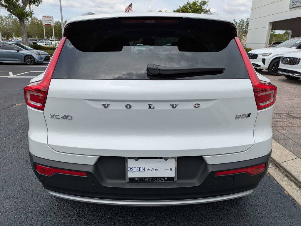 Certified 2023 Volvo XC40 B5 Plus w/ Driver Assist Package AWD/4WD image 5