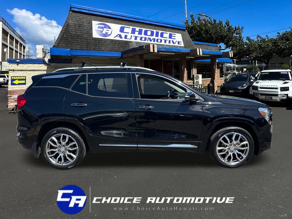 Used 2022 GMC Terrain Denali w/ Denali Premium Package AWD/4WD image 8