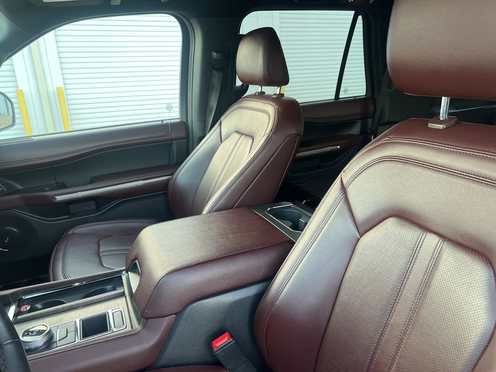 Used 2024 Ford Expedition Limited image 8