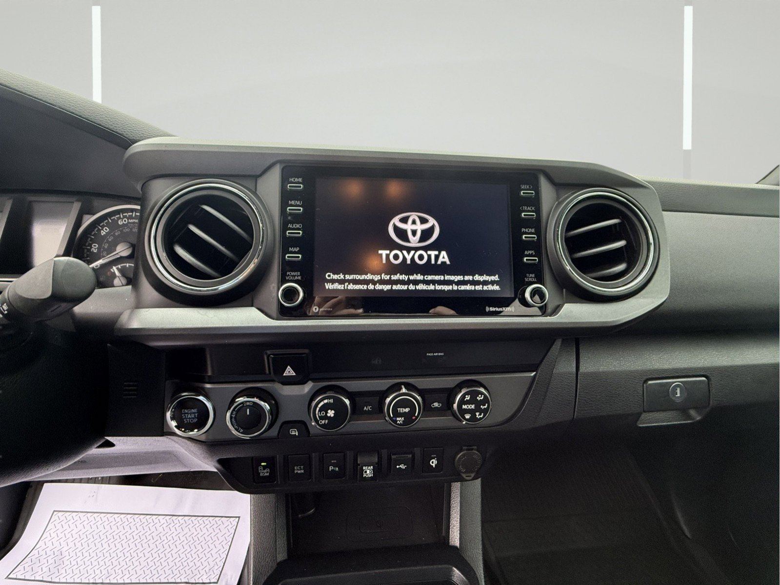 Used 2020 Toyota Tacoma TRD Off-Road image 17