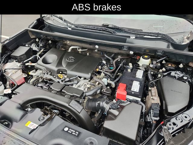 Used 2021 Toyota RAV4 XLE w/ Convenience Package image 17