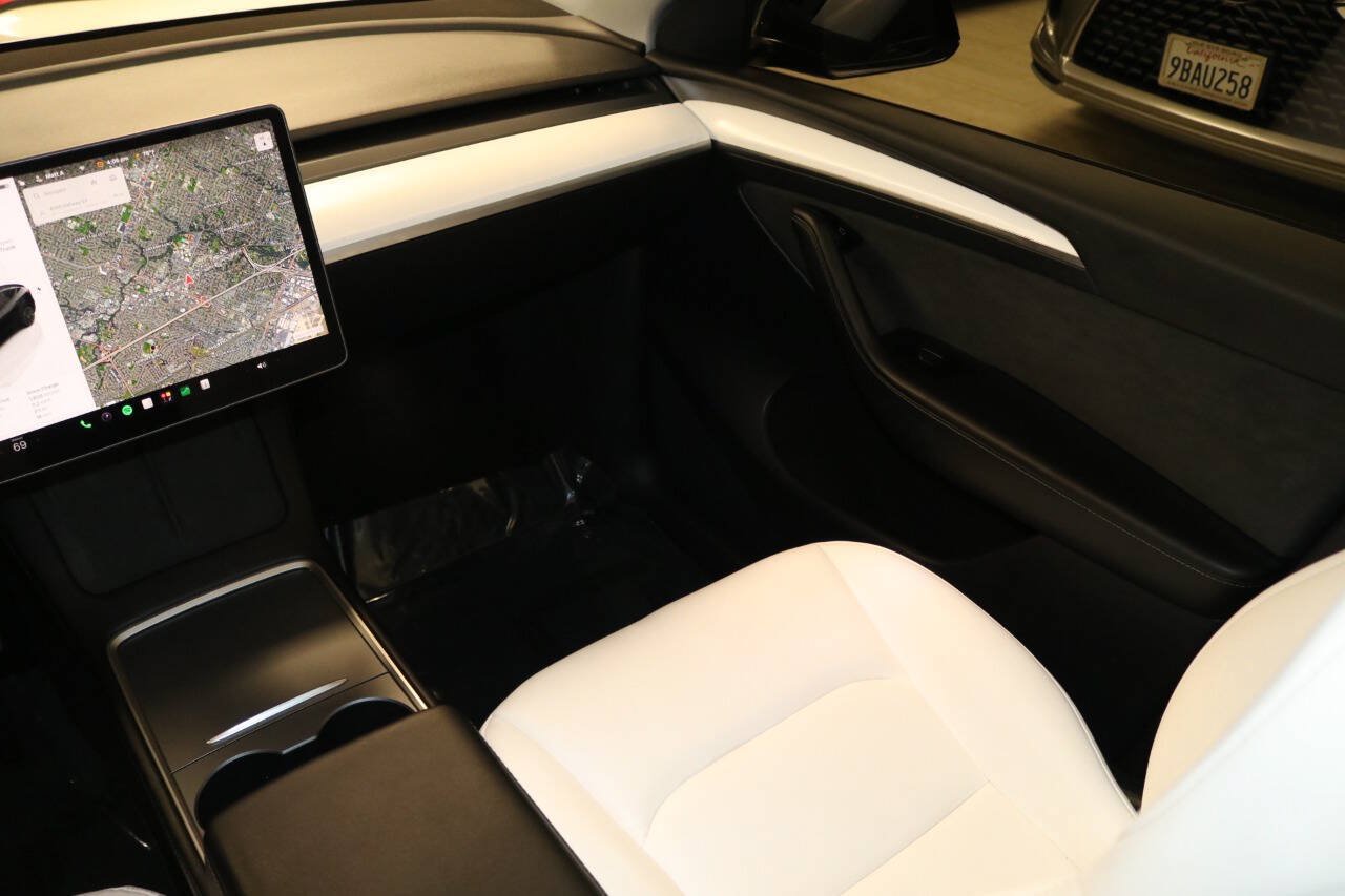 Used 2023 Tesla Model Y Long Range AWD/4WD image 17
