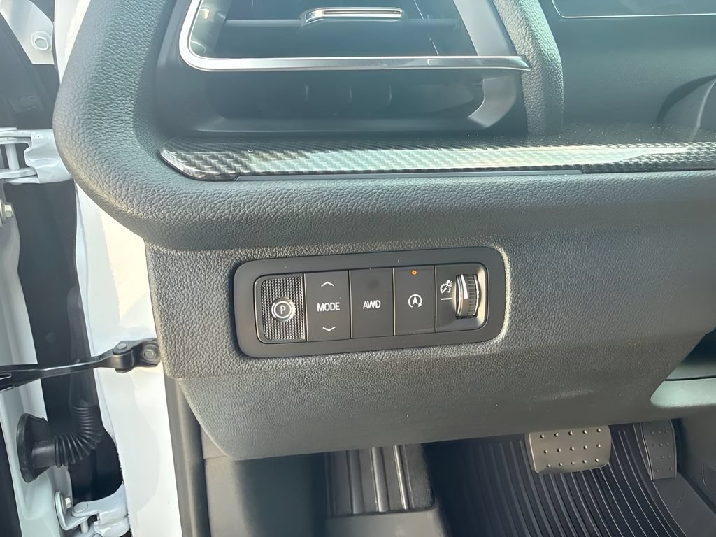 New 2027 Chevrolet Traverse Z71 w/ Enhanced Driving Package AWD/4WD image 13