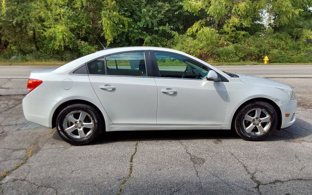 Used 2012 Chevrolet Cruze LT FWD image 3