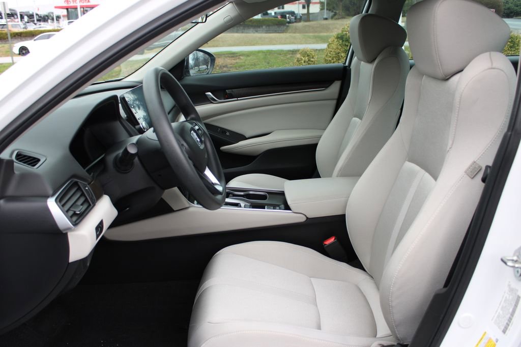 Certified 2018 Honda Accord EX image 11