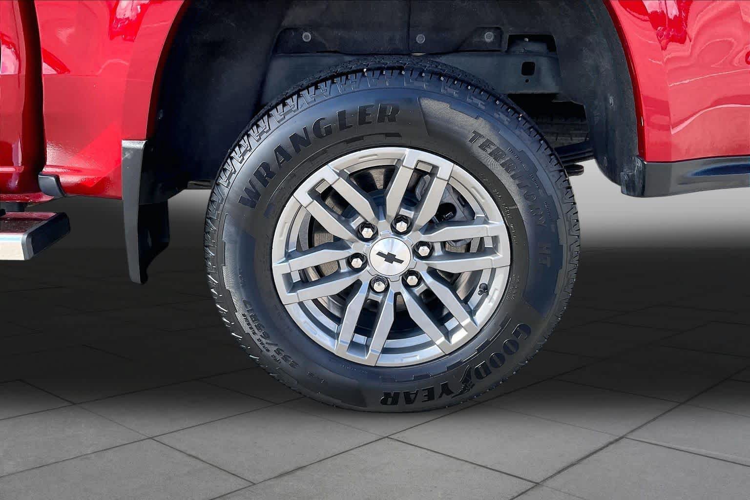 Used 2023 Chevrolet Colorado LT RWD image 10