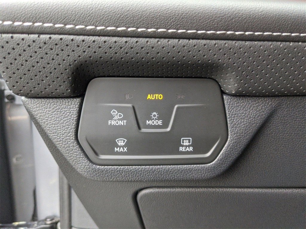 New 2025 Volkswagen Atlas SEL image 38