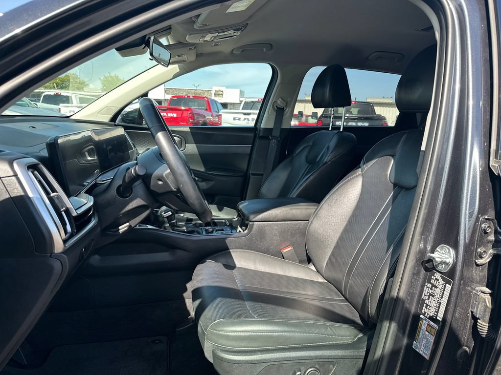 Used 2024 Kia Sorento S FWD image 12