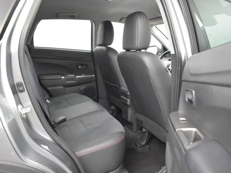 Used 2024 Mitsubishi Outlander Sport SE image 18