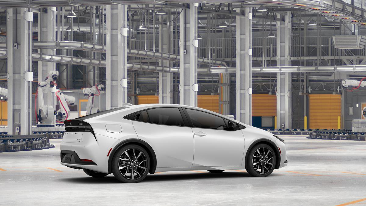 New 2026 Toyota Prius Plug-In Hybrid FWD image 13