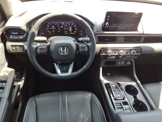 Used 2025 Honda Pilot Elite image 16