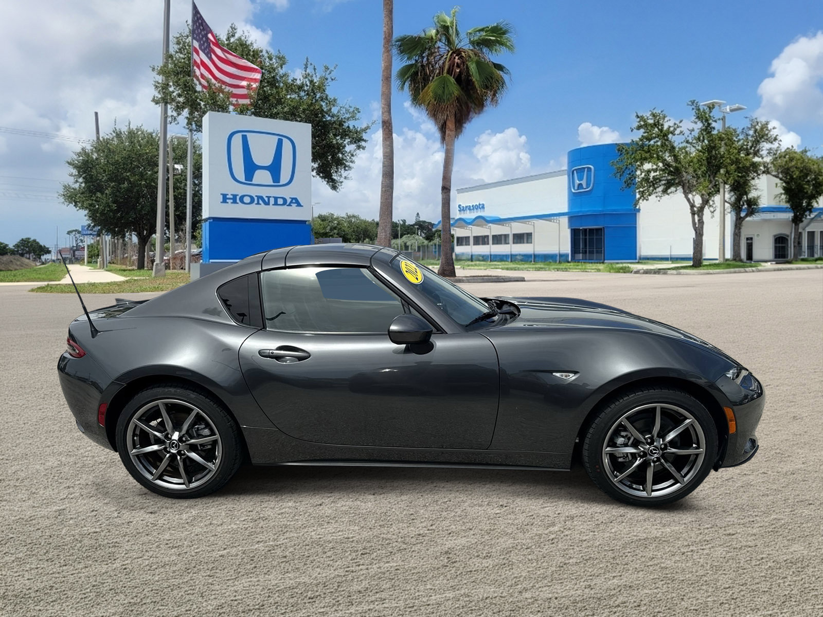 Used 2022 MAZDA MX-5 Miata RF Grand Touring RWD image 4