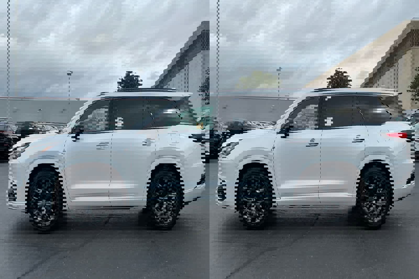 New 2026 Lexus TX 500h AWD image 9