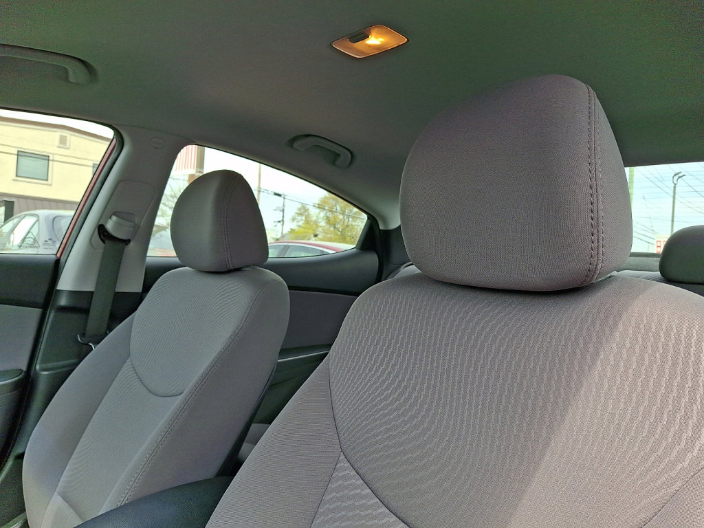 Used 2014 Hyundai Elantra SE w/ Option Group 02 FWD image 21