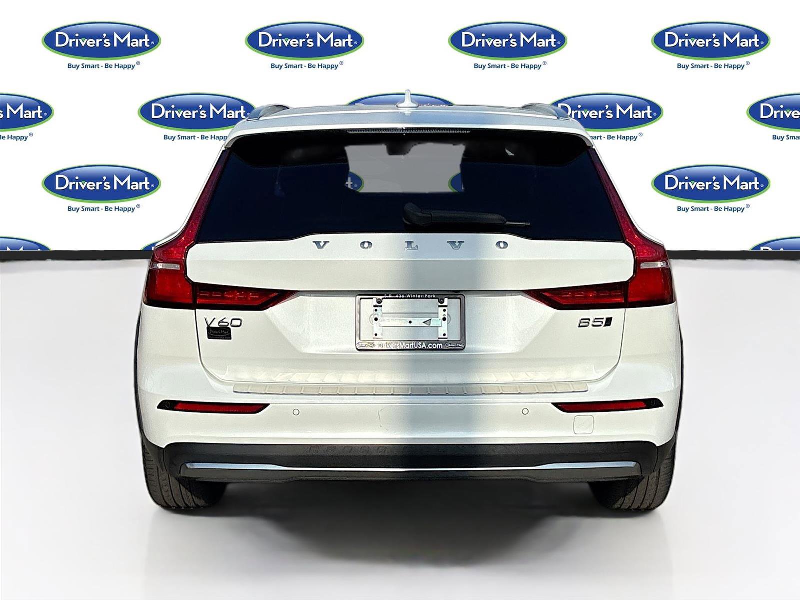 Used 2025 Volvo V60 B5 Cross Country Plus image 6