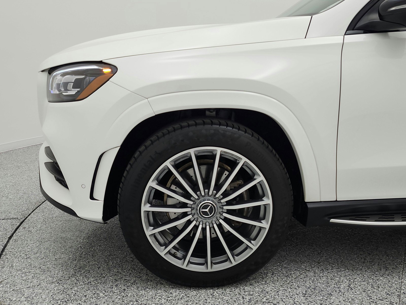 Used 2023 Mercedes-Benz GLS 580 4MATIC image 18