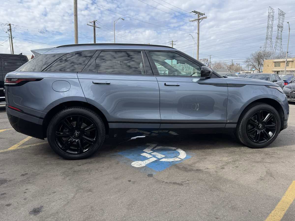 Used 2020 Land Rover Range Rover Velar R-Dynamic S image 4