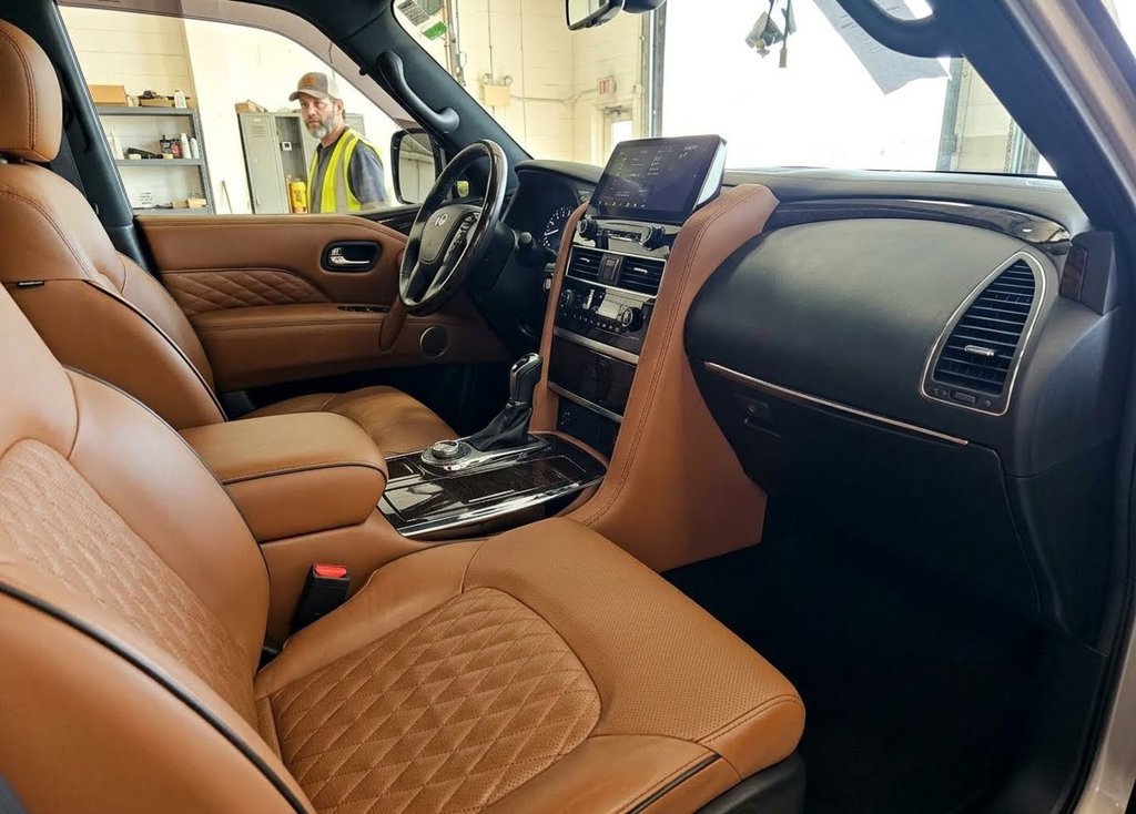 Used 2023 INFINITI QX80 Sensory w/ Cargo Package AWD/4WD image 9