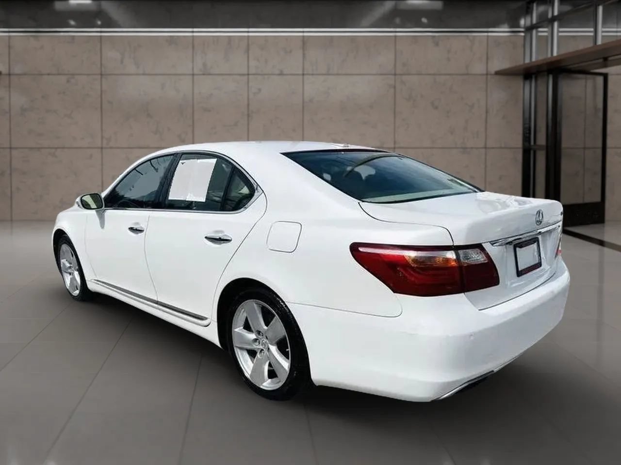 Used 2012 Lexus LS 460 w/ Comfort Pkg RWD image 5