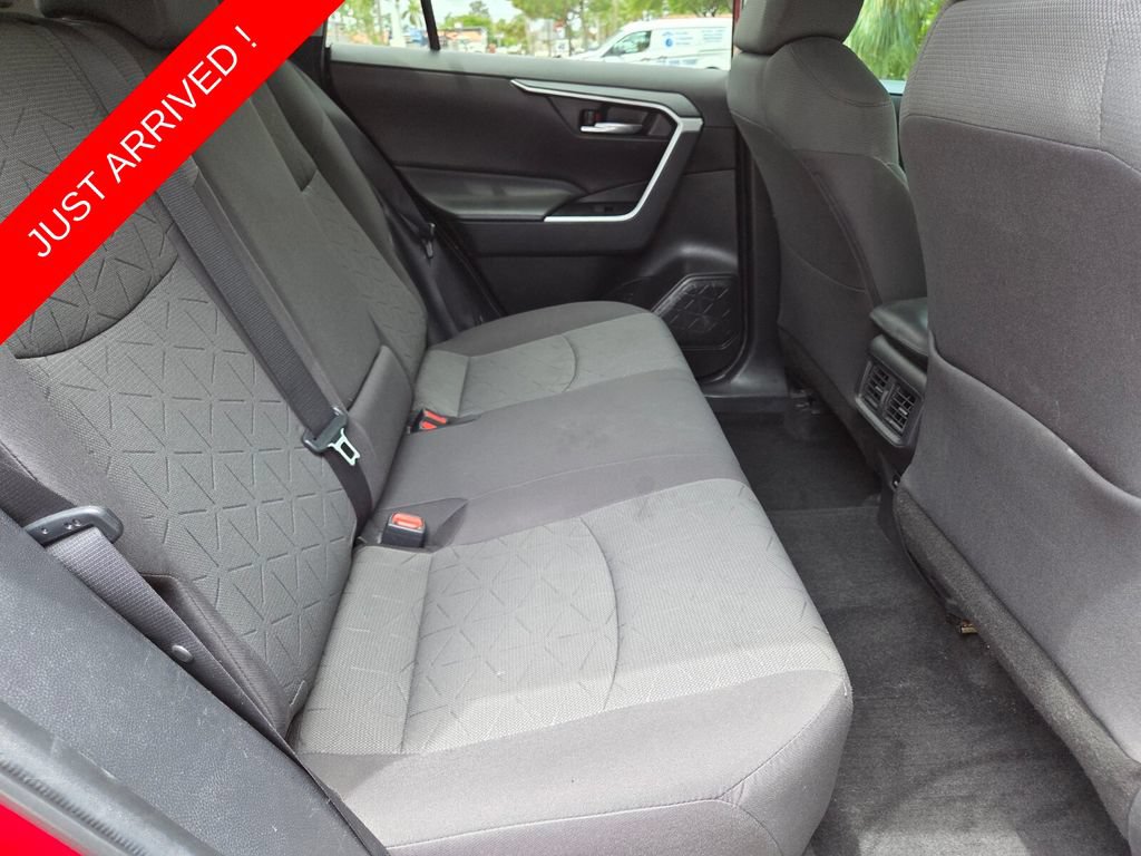 Used 2022 Toyota RAV4 XLE FWD image 17