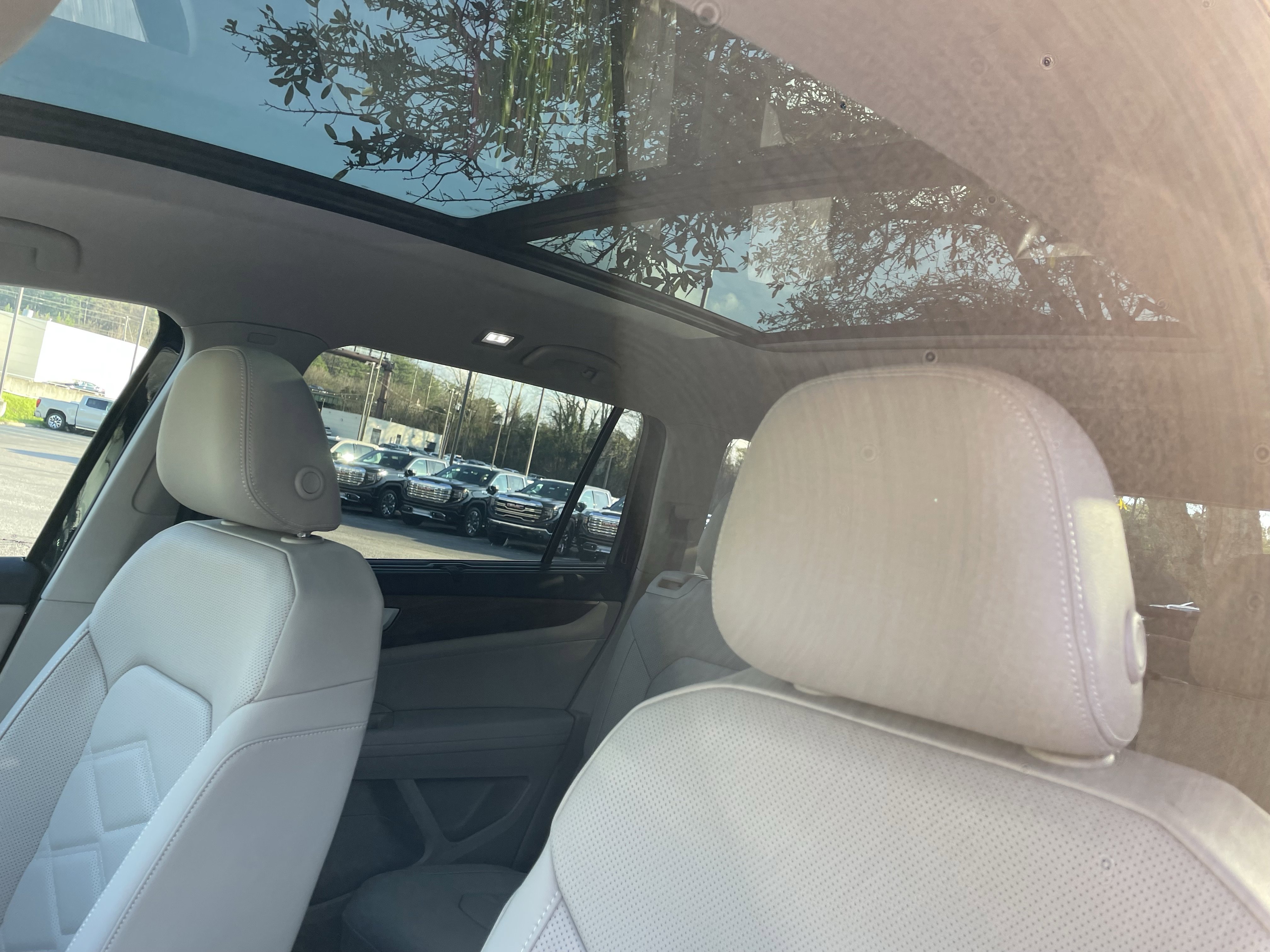 New 2026 Volkswagen Atlas SE image 16