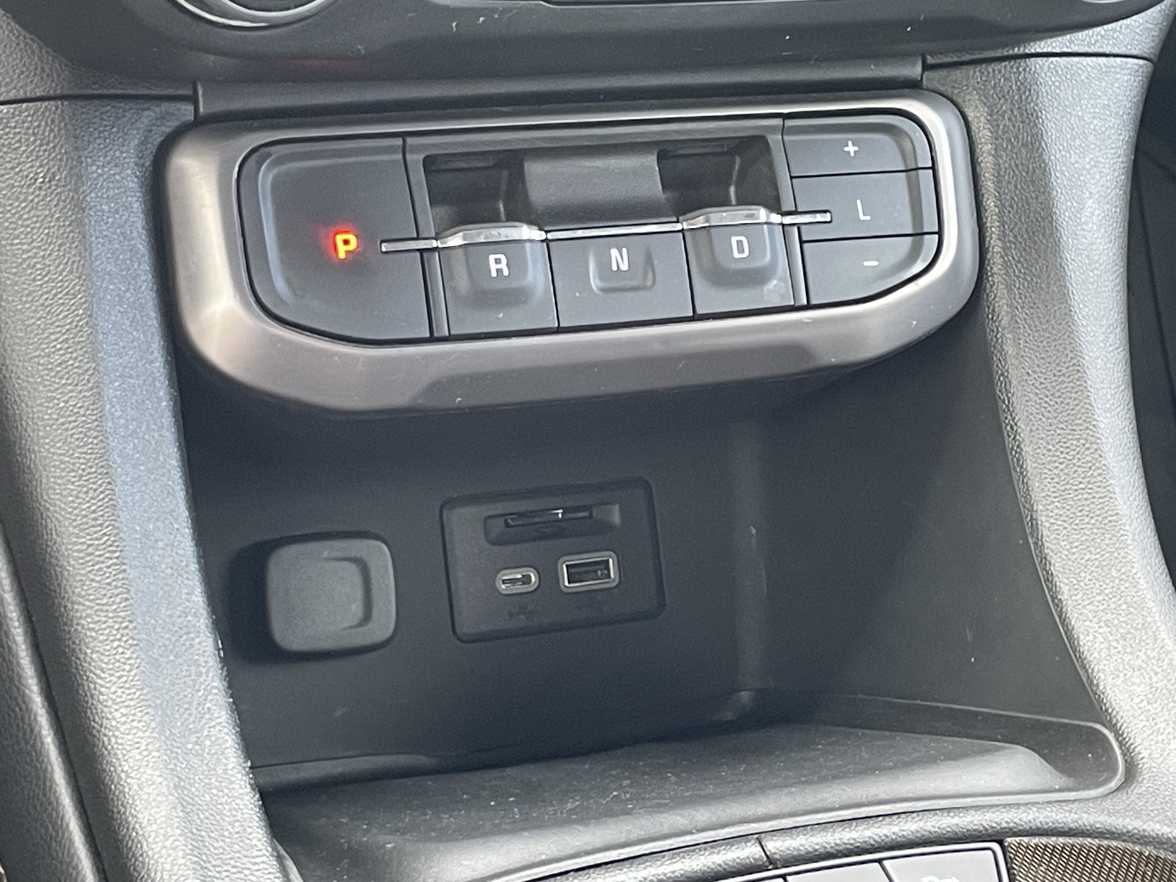 Used 2023 GMC Acadia AT4 w/ Preferred Package AWD/4WD image 24