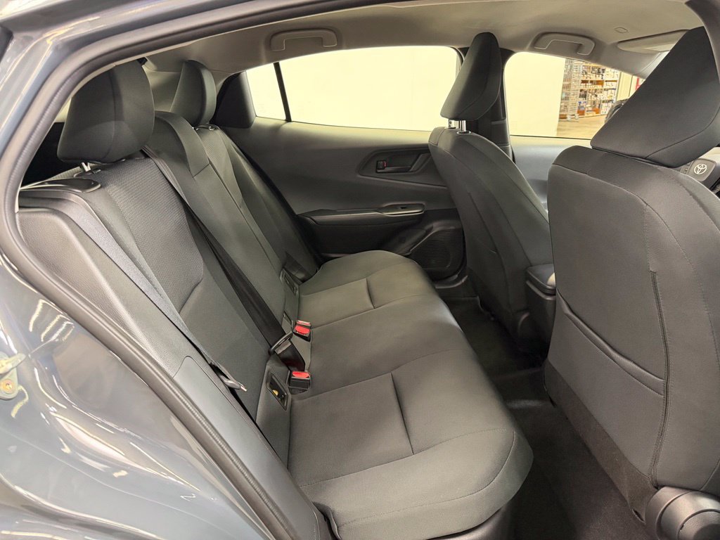 Used 2025 Toyota Prius LE FWD image 12