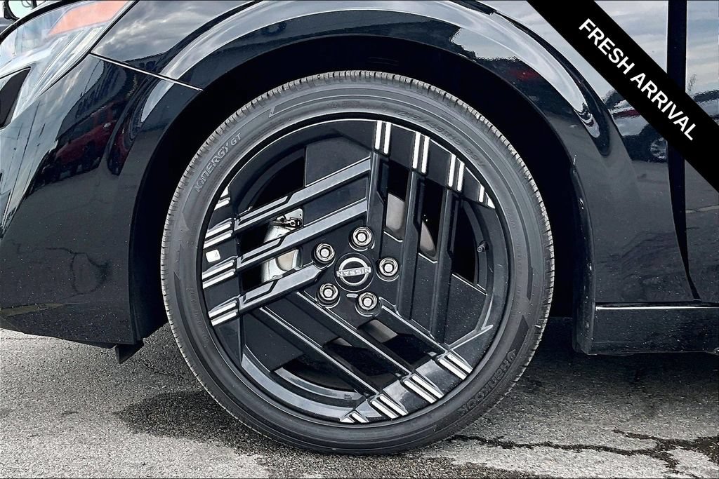 Used 2026 Nissan Sentra SR w/ Floor Mat Package FWD image 32