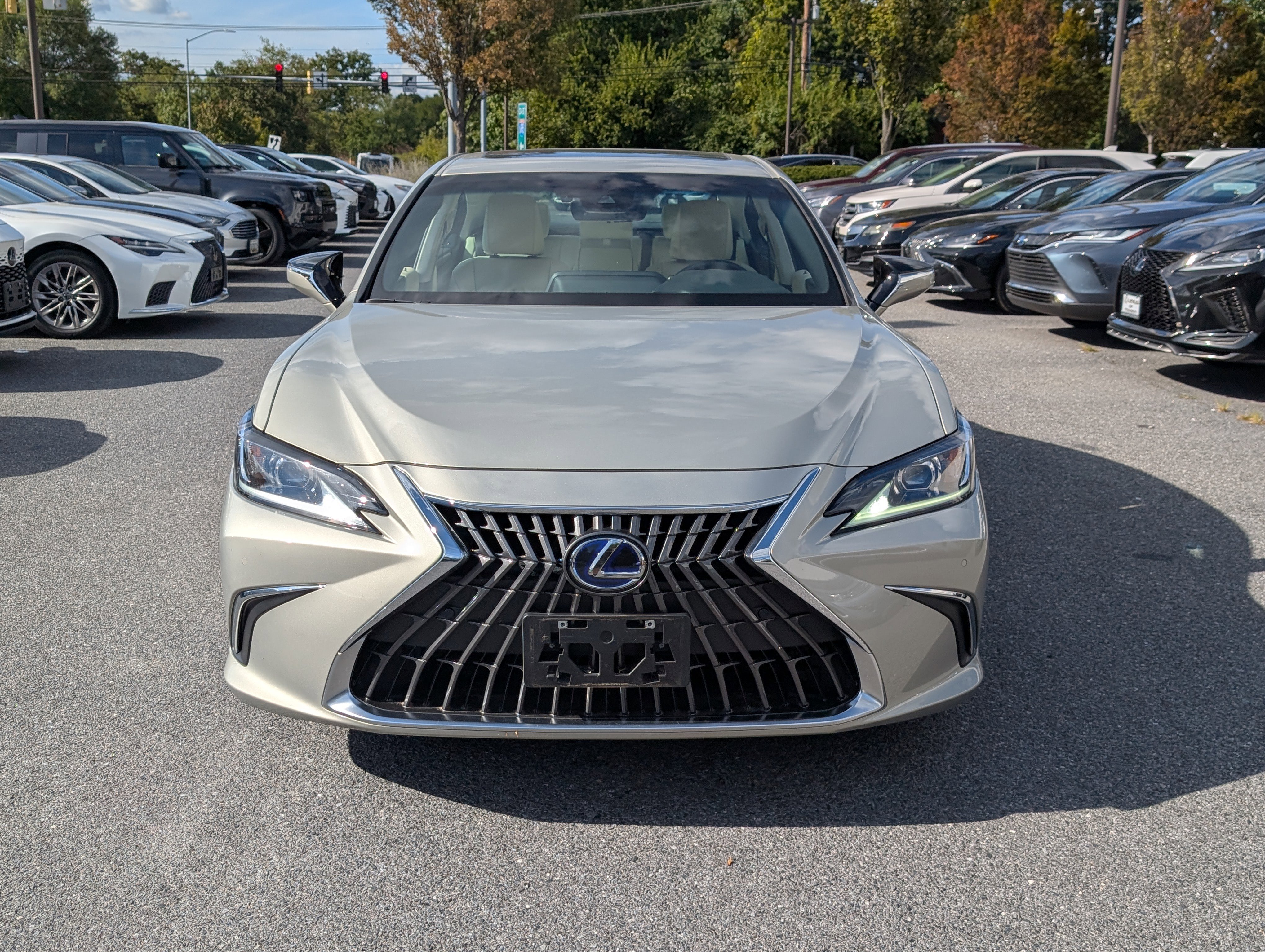 Certified 2022 Lexus ES 300h w/ Premium Package image 8